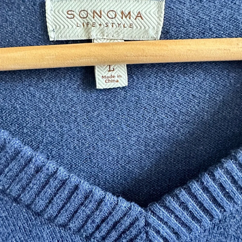 Sonoma Mens V-neck blue sweater size L
